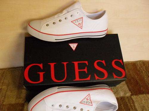 ***100% A U T H E N T I C *** Guess Sneakers Size UK 6 (Unisex)