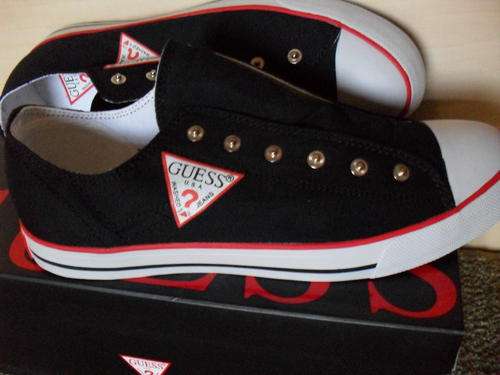 ***100% A U T H E N T I C *** Guess Sneakers Size 10