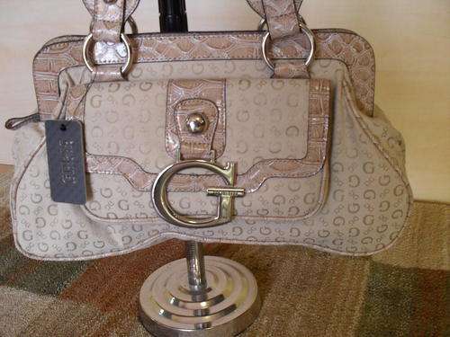***100% A U T H E N T I C ***  Guess Handbag