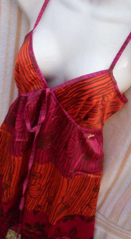 ***100% A U T H E N T I C ***  Guess Dress Retails for R799 Size: Small or Medium