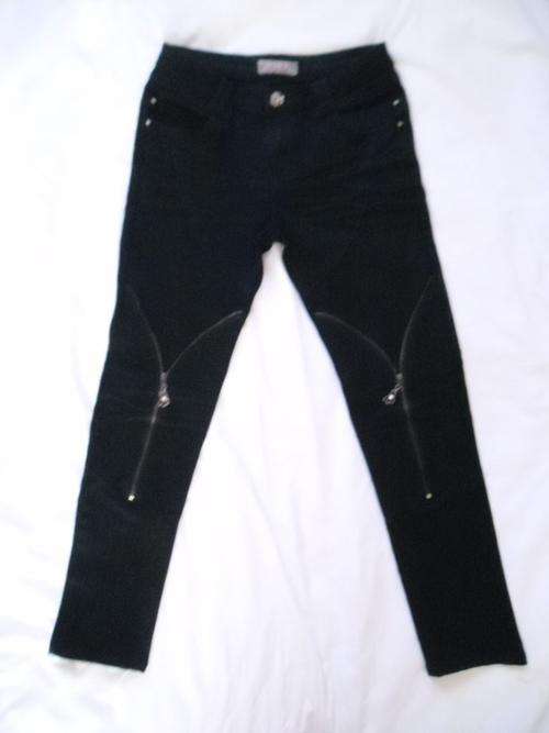 FASHIONABLE FUNKY ELASTIC BLACK ZIP JEANS PANTS, SIZE 30, ALMOST NEW CONDITION!!!