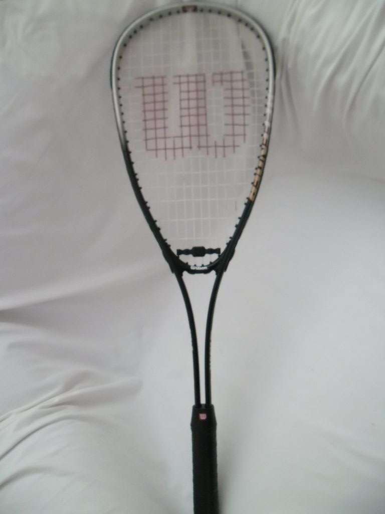 WILSON DEFENDER SQUASH RACQUET WITH HEAVY DUTY PADDED CARRIER BAG