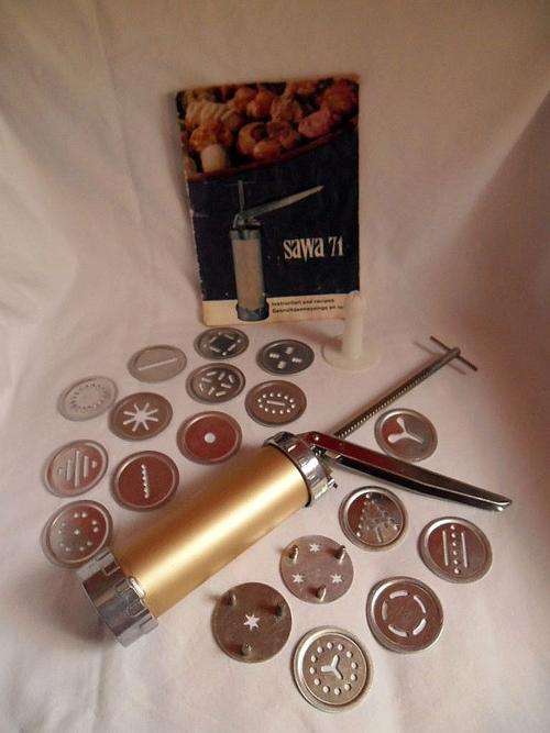 Vintage Sawa 71 Deluxe Spritz Cookie Aluminium Press Decorating Baking Set