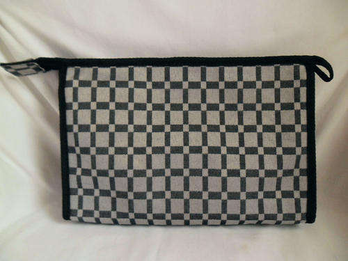 TWEED VANITY BAG, BRAND NEW - NEVER USED!!!