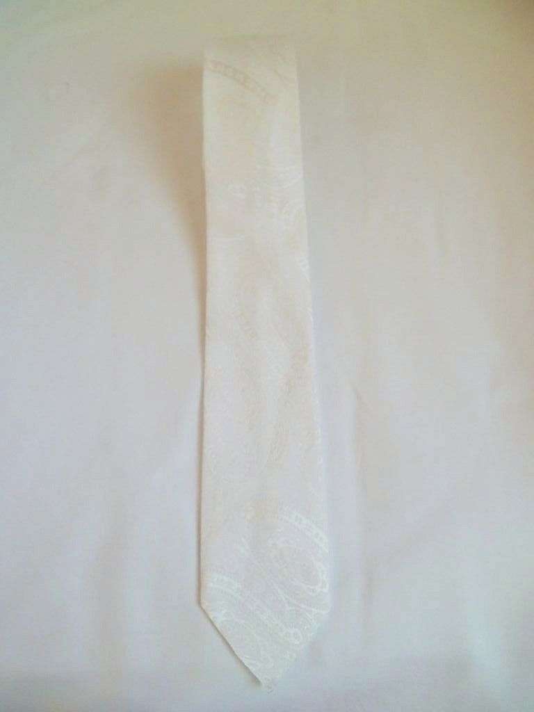 *PRINCE REGENT* WHITE TEXTURED POLYESTER TIE, LIKE NEW!