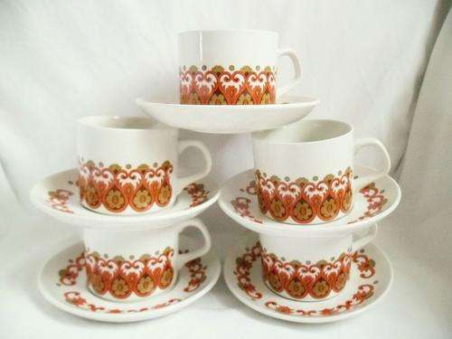 WOW, SO PRETTY RETRO: J & G MEAKIN *MADRID* FIVE CUPS & SAUCER, PERFECT CONDITION!