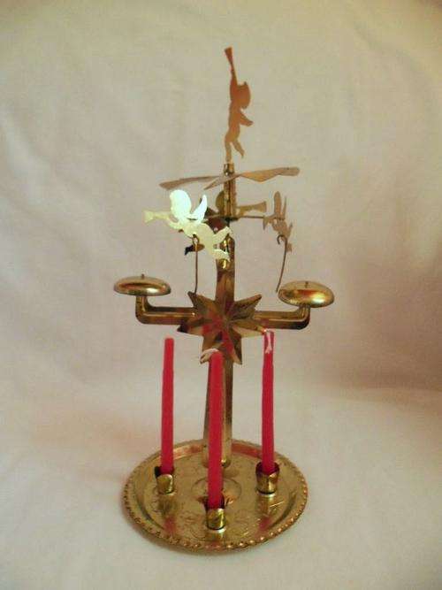 VINTAGE NOSTALGIC ANGELS CHIMES BRASS SPINNING ROTARY CAROUSEL PYRAMID INCLUDED 40 CHANUKAH CANDLES