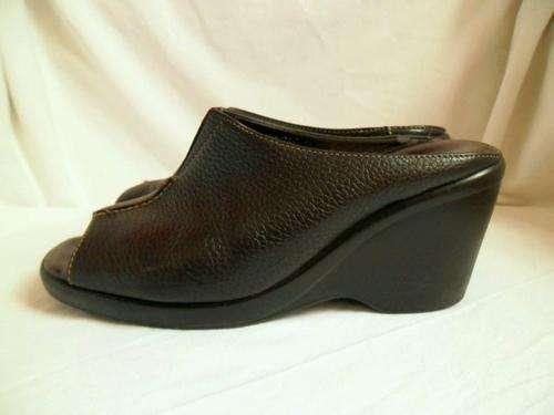 CHOCOLATE BROWN GENUINE LEATHER *FROGGIE* WEDGES, SIZE 4