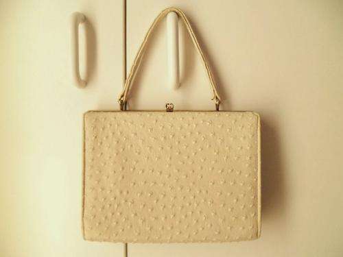 GORGEOUS VINTAGE GENUINE CREAM OSTRICH LEATHER HANDBAG, CLEANED!
