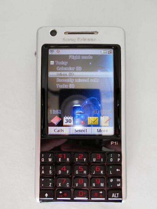 REDUCED BY 50 %! SONY ERICSSON P1i UNLOCKED SMARTPHONE