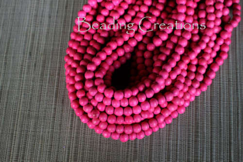 WOODEN BEADS - NATURAL - HOT FUSCHIA PINK - ROUND - 10mm - 20 PCS