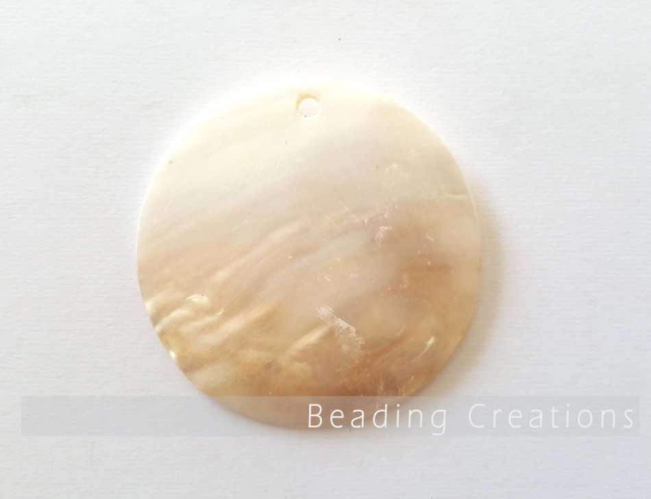 PENDANTS - LARGE - ROUND SHELL
