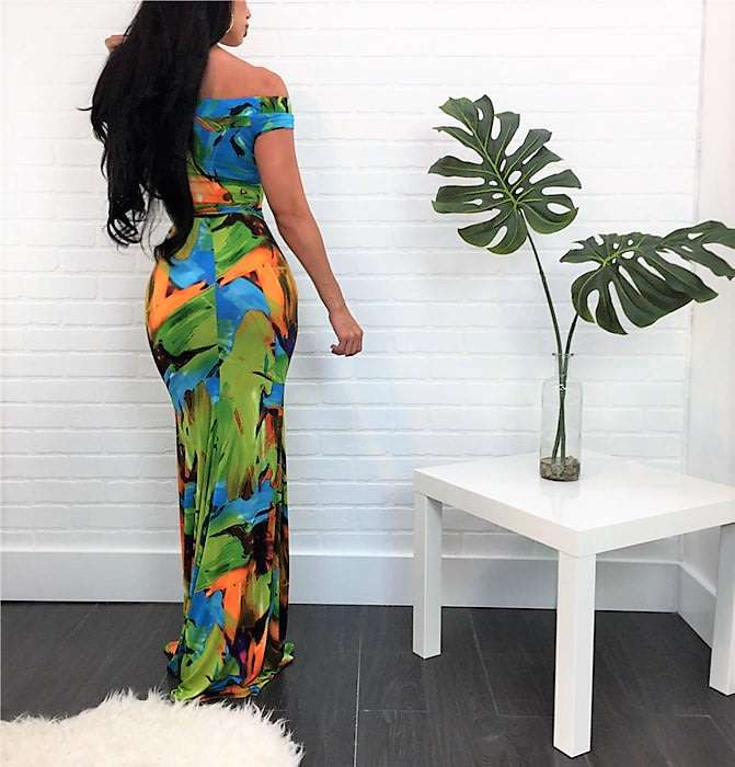 DRESSES/DRESS/MAXI DRESS/PRINT DRESS/GREEN BOLD PRINT OFF SHOULDER KEYHOLE FRONT MAXI DRESS