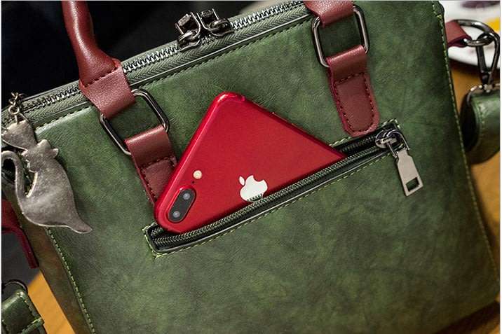 HANDBAGS/HANDBAG HANDBAGS/WOMENS HANDBAGS/MESSENGER HANDBAG/GREEN HANDBAG/TASSEL DECOR HANDBAG