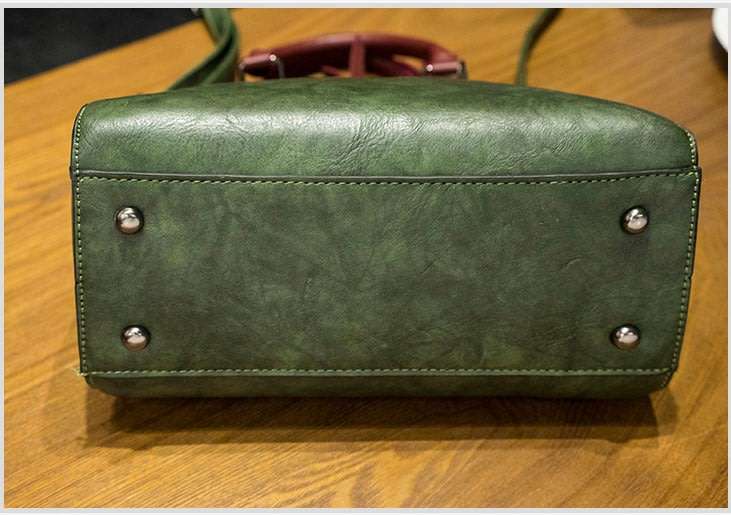 HANDBAGS/HANDBAG HANDBAGS/WOMENS HANDBAGS/MESSENGER HANDBAG/GREEN HANDBAG/TASSEL DECOR HANDBAG