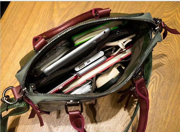 HANDBAGS/HANDBAG HANDBAGS/WOMENS HANDBAGS/MESSENGER HANDBAG/GREEN HANDBAG/TASSEL DECOR HANDBAG