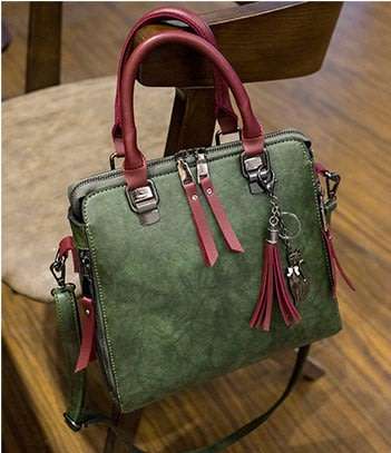 HANDBAGS/HANDBAG HANDBAGS/WOMENS HANDBAGS/MESSENGER HANDBAG/GREEN HANDBAG/TASSEL DECOR HANDBAG