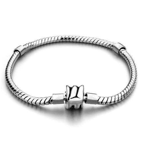 PUGSTER - 19.05cm - SILVER - CLIP CLASP SNAKE CHAIN BRACELET