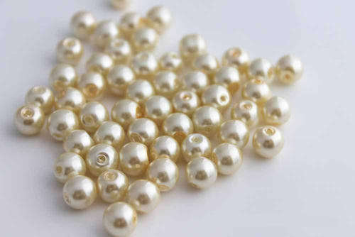 GLASS BEADS - PEARL - CREAM - ROUND - 8mm - SOLD PER PACK OF 50