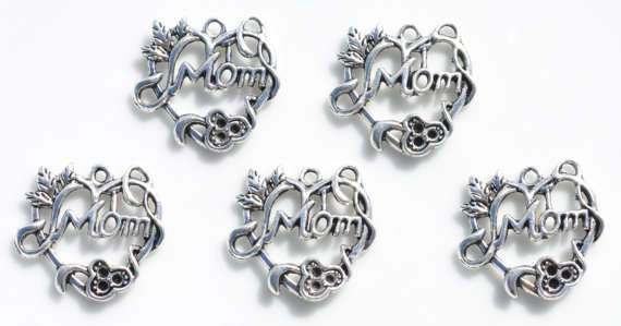 PENDANTS - CHARMS - MOM - HEART - ANTIQUE SILVER - CHARMS - 25mm x24mm