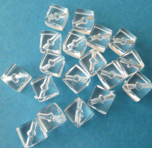 GLASS - CLEAR - CUBE - BEADS - 7mm