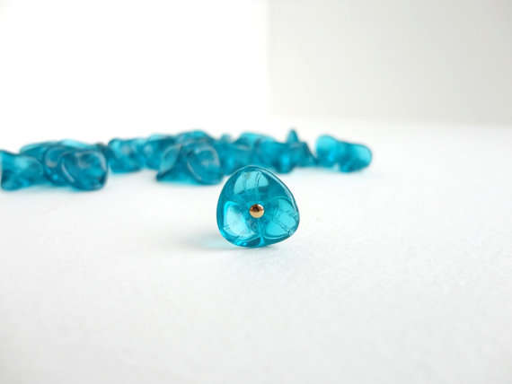 CZECH GLASS - THREE PETAL FLOWER - TEAL - BEADS - 12mm