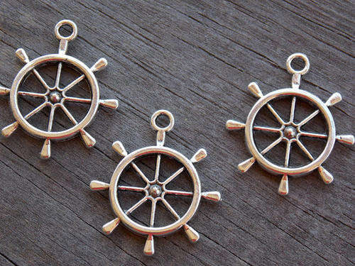 CONNECTORS - ANTIQUE SILVER - RUDDER, SHIP, STEERING WHEEL, HELM - NAUTICAL CHARMS - 28x25mm