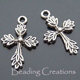 CHARMS - ANTIQUE SILVER -  VINTAGE ALLOY LACE CROSS - 26X17mm