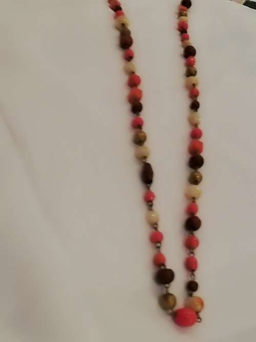 Vintage long necklace oranges and browns... Very 70s era