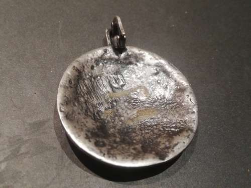 Eye catching Pendant. Metal... Unsure