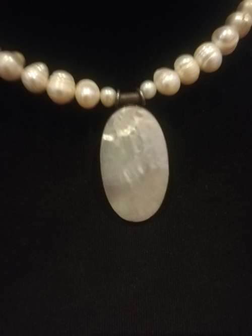 Beautiful big pearls and mother of pearl necklace. Eye Catcher of note
