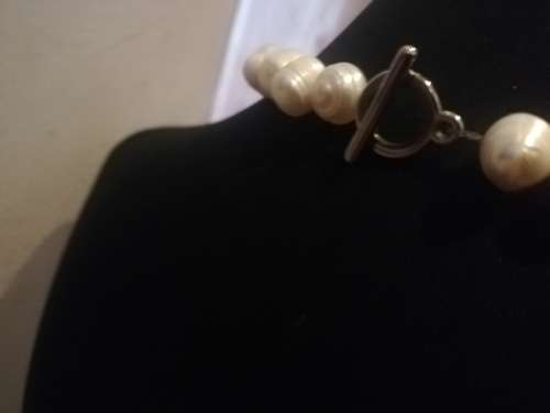 Beautiful big pearls and mother of pearl necklace. Eye Catcher of note