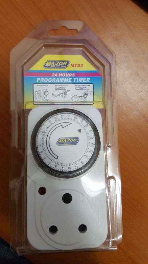 24 HOUR PROGRAMMABLE TIMER