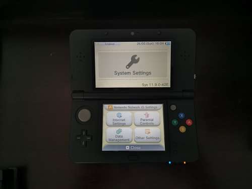Nintendo 3DS Black (CIB) with Games - No Charger