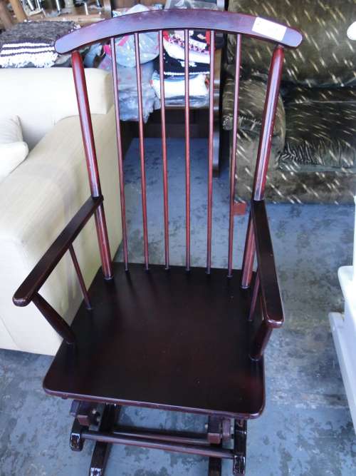 2 beautiful Old School Rocking chairs/Per Chair- Delivery & Collection Cape Town only