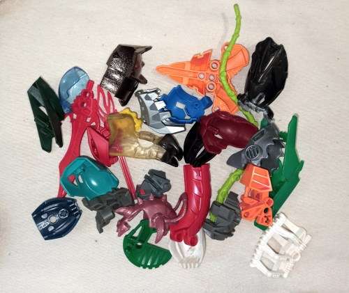 4kg of Lego Bionicle sets and parts