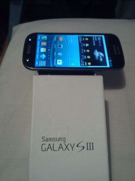 samsung galxy s3 32 gig brand new cond with box