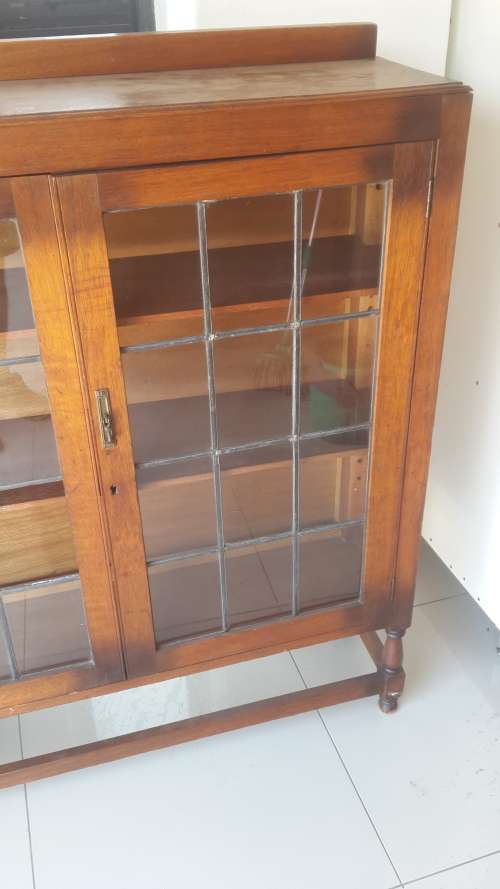 Leadlight Bookcase