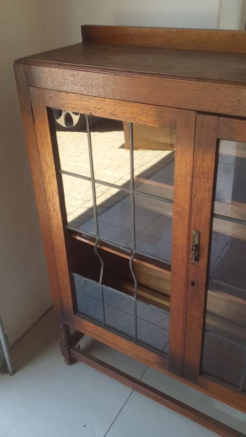 Leadlight Bookcase