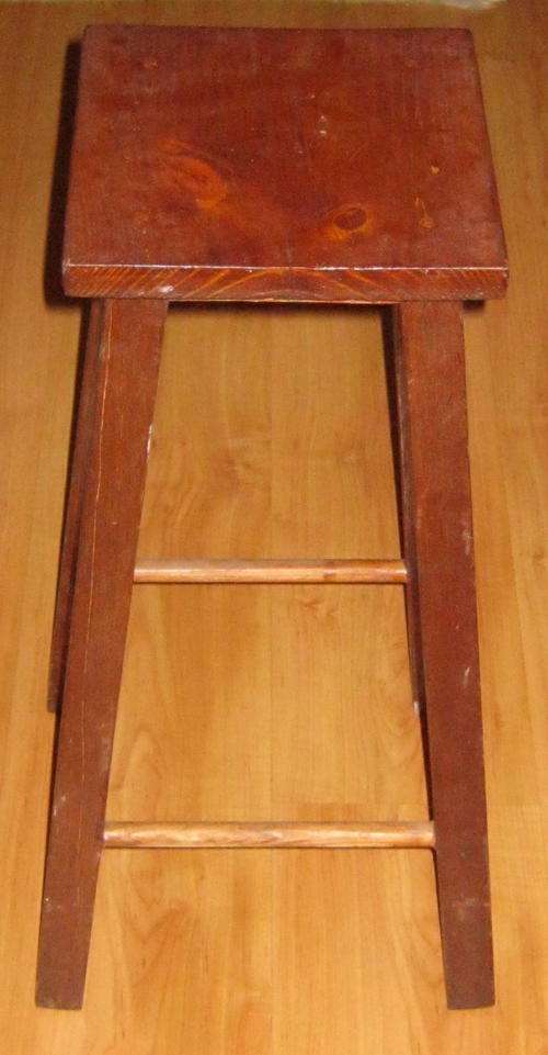 PINE STOOL / STAND