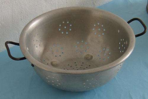 VINTAGE ALUMINIUM COLANDER