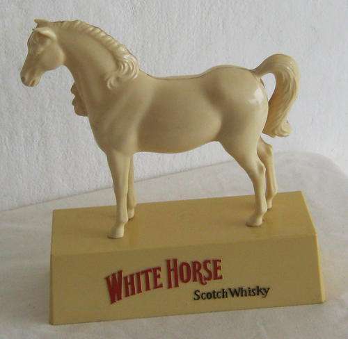 PLASTIC WHITE HORSE ORNAMENT