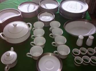 GARY BARR PRESIDENTIAL DINNER SERVICE - REFLECTIONS OF SILVER - 77 ITEMS