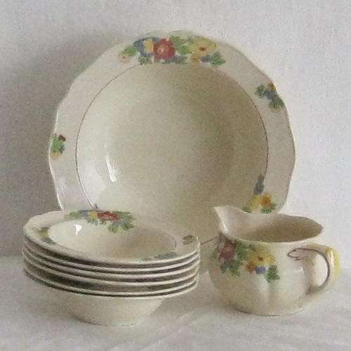 ROYAL DOULTON ART DECO LIDDED BOWL, 6 SMALL BOWLS & JUG
