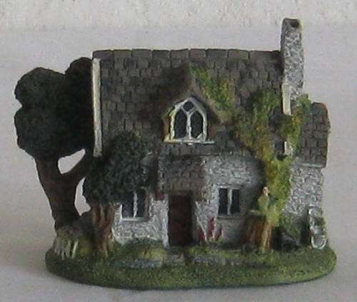 MINIATURE HOUSE - gorgeous little house made in England