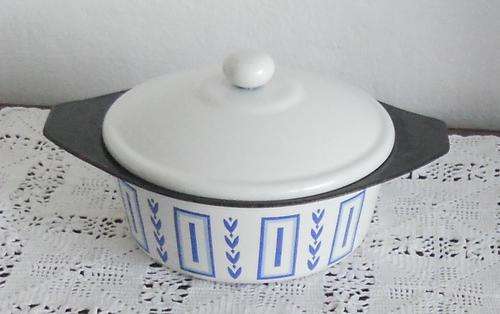 BLUE AND WHITE ENAMEL CAST IRON DISH / POT