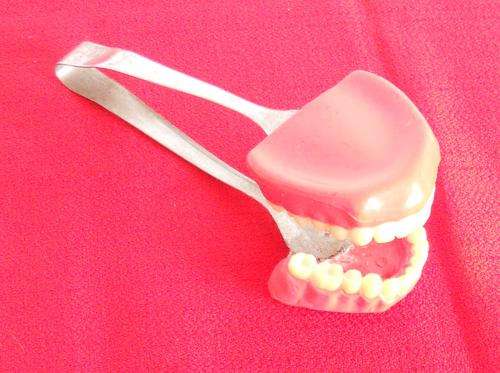 ICE TONGS - FUN FALSE TEETH ICE TONGS