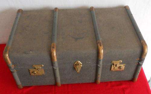 OLD TRAVELLING TRUNK / SUITCASE WITH WOOD AND METAL TRIM