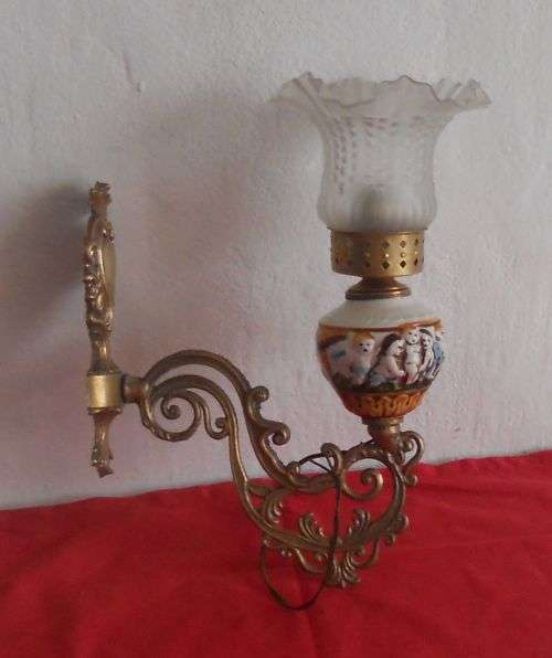 ITALIAN / CAPODIMONTE WALL SCONCE