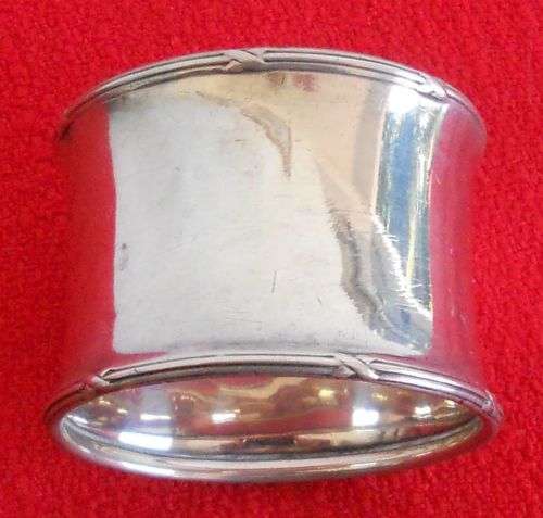 HALLMARKED SILVER SERVIETTE RING